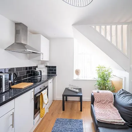 Bv Kirkstall 1 Bedroom Free Private Parking 利兹